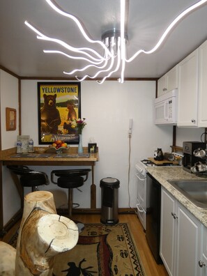 开间 | 私人厨房 | 大冰箱、微波炉、烤箱、炉灶