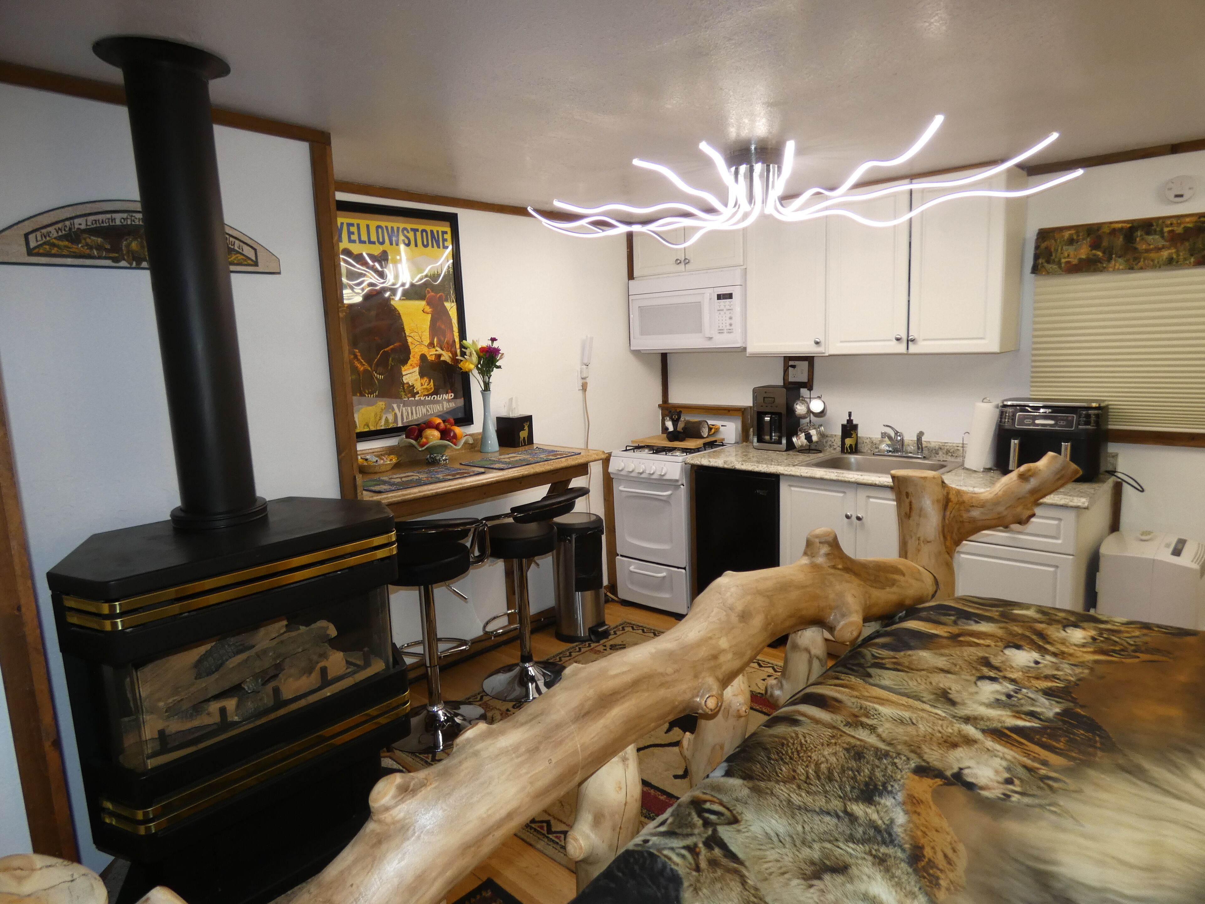 Monolocale Deluxe | Cucina privata | Frigorifero con congelatore, microonde, forno, piano cottura