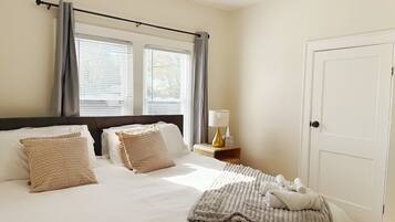 1 dormitorio, tabla de planchar con plancha, wifi gratis y ropa de cama
