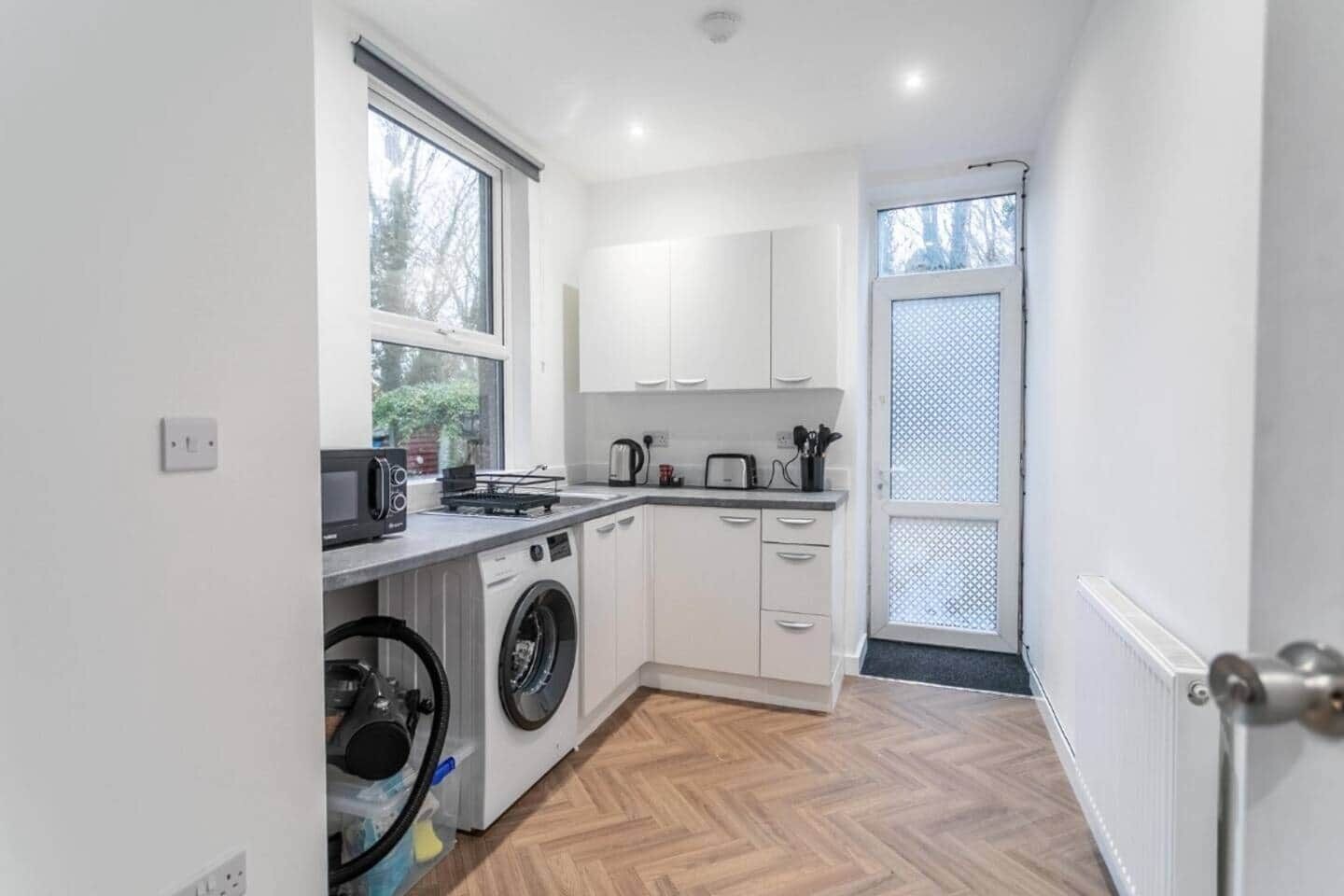 Fridge, microwave, stovetop, toaster