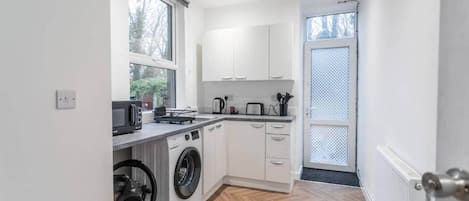 Fridge, microwave, stovetop, toaster