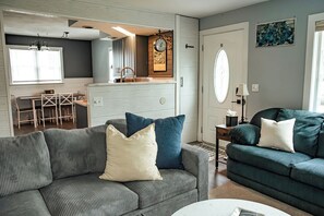 Smart TV, chimenea, videojuegos y reproductor de DVD 