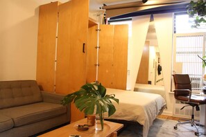 Iron/ironing board, WiFi - Charming studio in New York perfect for your city getaway. (New York)