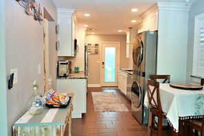 Fridge, microwave, oven, stovetop - Manatee River Bungalows Waterfront home (Bradenton)