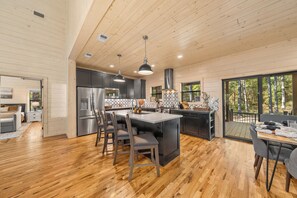 Fridge, microwave, oven, stovetop - Boutique Cabin | EPIC Treefort | Private + Luxe! (Broken Bow)