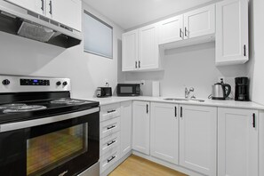 Private kitchen - downtown location brand new unit#1 (Gatineau)