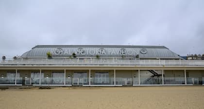 Minutes from Ramsgate’s harbour and beaches 2 bedroom self contained apartment