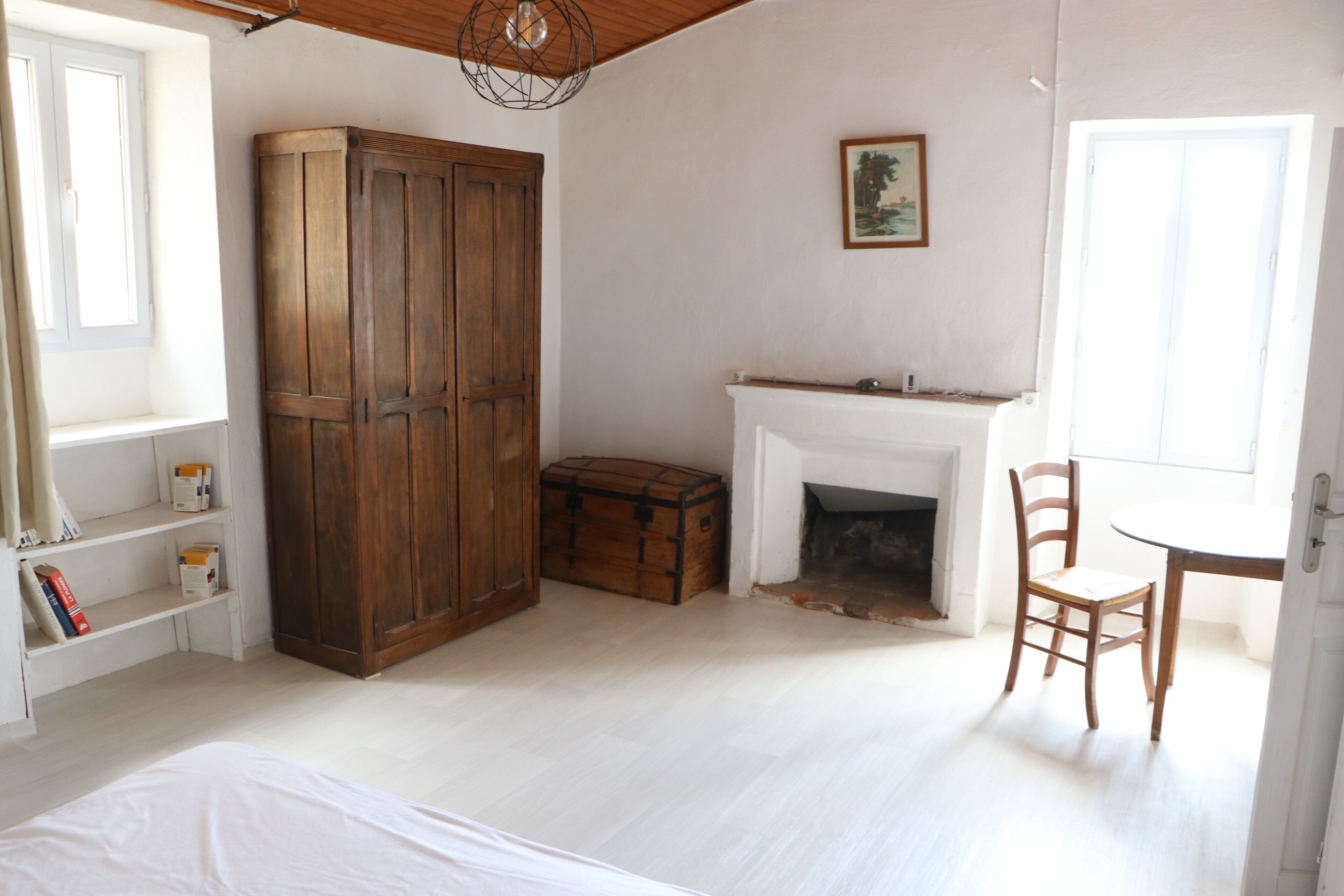 3 bedrooms, iron/ironing board, bed sheets