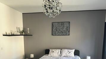 4 chambres, fer et planche à repasser, Wi-Fi, draps fournis