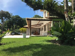 Exterior - Exclusive house, private pool, access 50 meters from the beach, Arraial D'Ajuda (Arraial d'Ajuda, Porto Seguro)