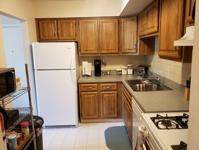 Perfect 2-bedroom condo Near Everything