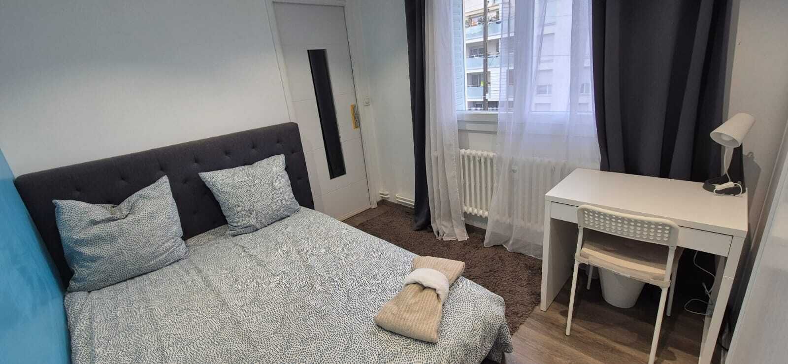 3 chambres, fer et planche à repasser, accès Internet, draps fournis