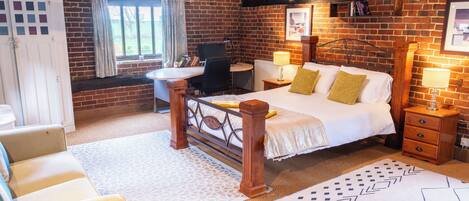 3 chambres, fer et planche à repasser, accès Internet, draps fournis