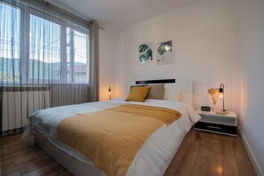 1 bedroom, internet, bed sheets