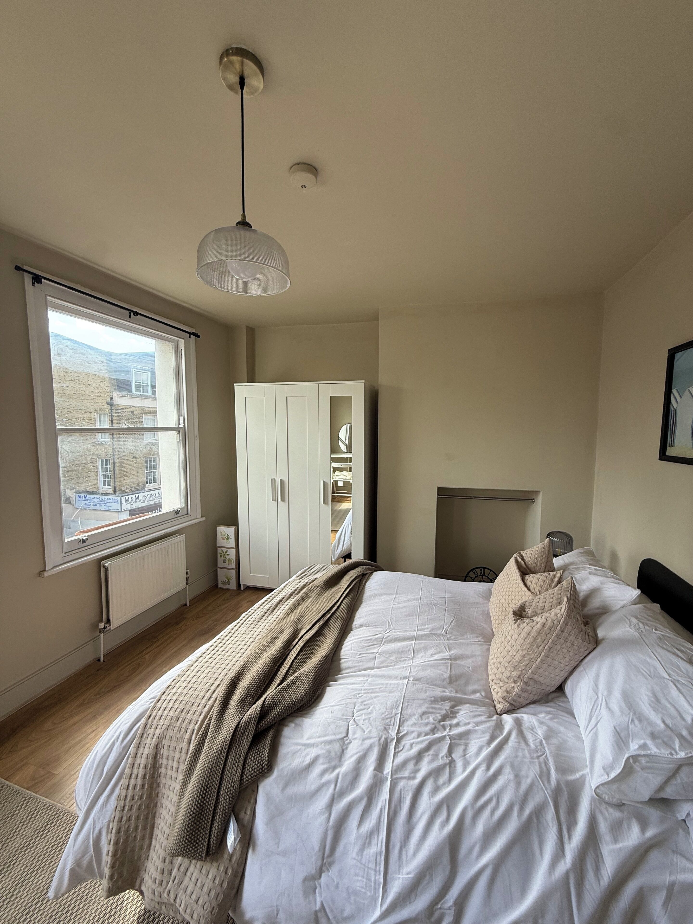 2 soverom, internettilgang og sengetøy