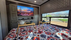 Ferros/tábuas de passar roupa, Wi-Fi, roupa de cama