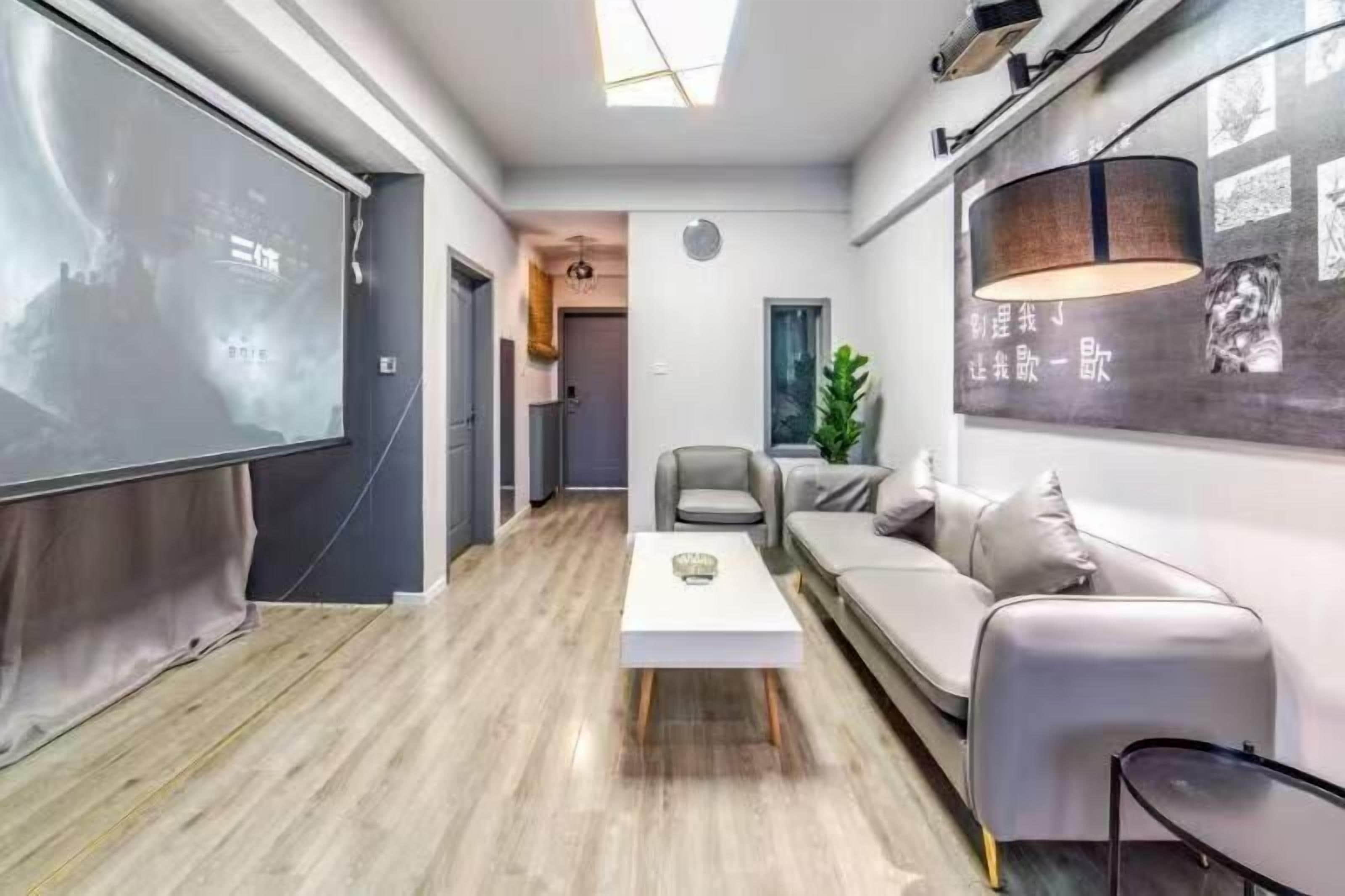 開放式套房 | 書桌、免費 Wi-Fi