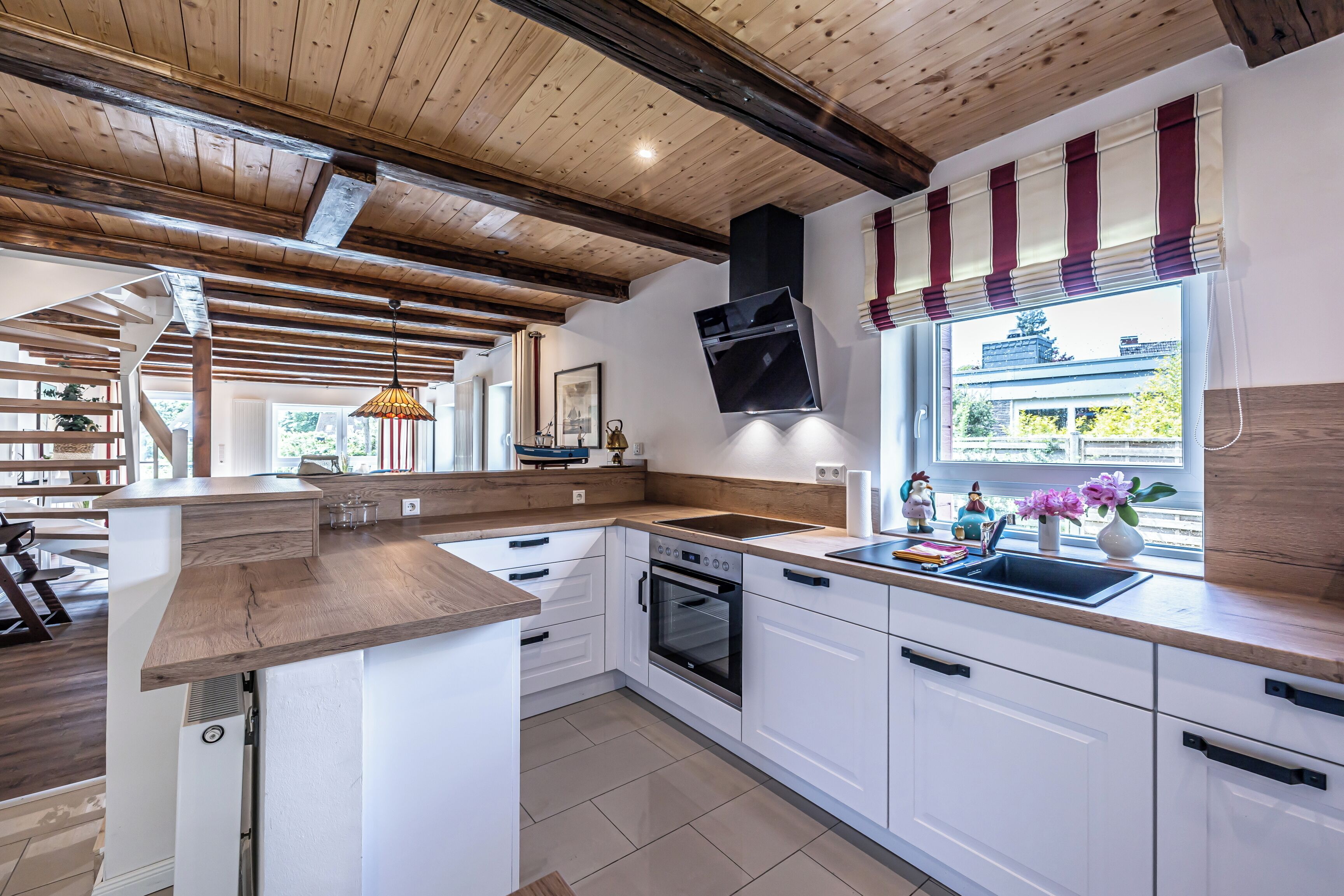 Mikroaaltouuni, uuni, liesi, astianpesukone