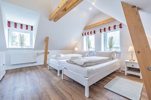 2 bedrooms, iron/ironing board, WiFi, bed sheets - Captain's house | "Palstek" - your anchorage on the coast (Harrislee)