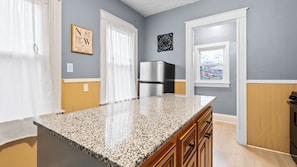 Interior - Cozy 3 BR Rear Home with Fireplace & Parking 1 mile from Niagara Falls USA (Niagara Falls)