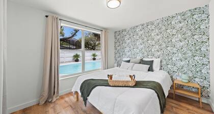 Heated Pool 5BR Family Oasis with BBQ, Sleeps 10