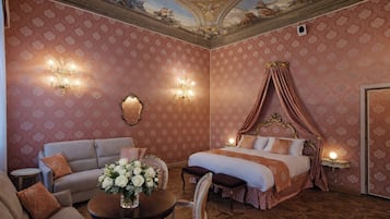 In-room safe, desk, laptop workspace, free WiFi