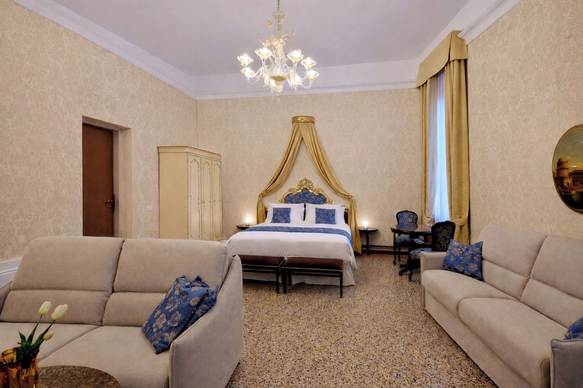 Chambre Quadruple Luxe, 1 grand lit et 1 canapé-lit, salle de bains privée, vue ville