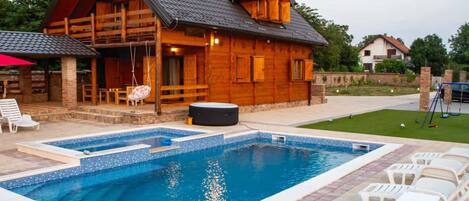 Villa (Four bedroom villa) | Piscine extérieure
