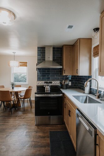Pet-Friendly Home Near Old Town, CSU, City Park