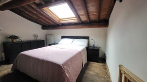 2 bedrooms, iron/ironing board, free WiFi, bed sheets - Casagà - Apartment in a quiet and central area. (Firenze)