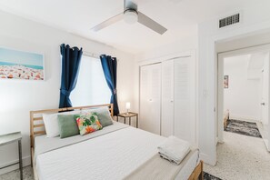 2 bedrooms, Internet, bed sheets - Heart of City Free Parking Near Nightlife & Eats (Miami)