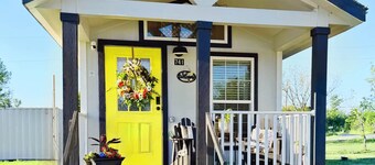 Luxury Micro Retreat| Spa Amenities|Fire Pit|Pet Yard