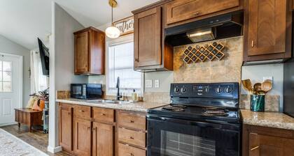 Luxury Micro Retreat| Spa Amenities|Fire Pit|Pet Yard