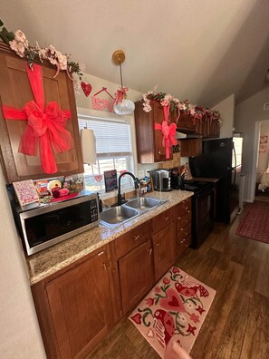 Frigorífic, microones, forn i placa de cuina