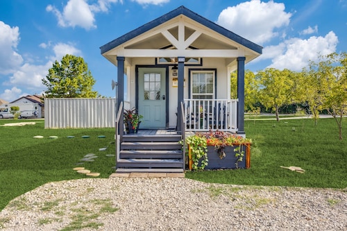 Breezy Hollow: Cupids  Choice Getaway w/Extras