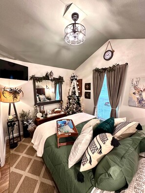 Een strijkplank/strijkijzer, wifi, beddengoed