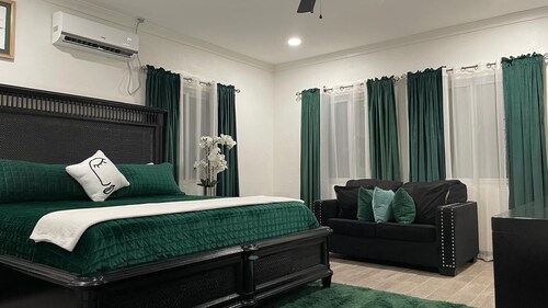 Secluded Contemporary 2BR 2BA Suite