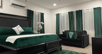 Secluded Contemporary 2BR 2BA Suite