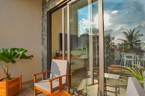 Terrace/patio - Stylish 1BR apartment with a flex studio in Versalles • Many Amenities • Versalles Food District (Puerto Vallarta)