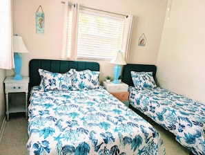 3 bedrooms, iron/ironing board, WiFi, bed sheets - Dancing Seahorse Beach House with Heated Pool! (Largo)