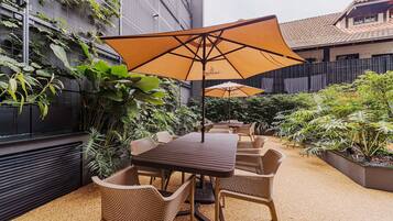 Studio | Outdoor dining