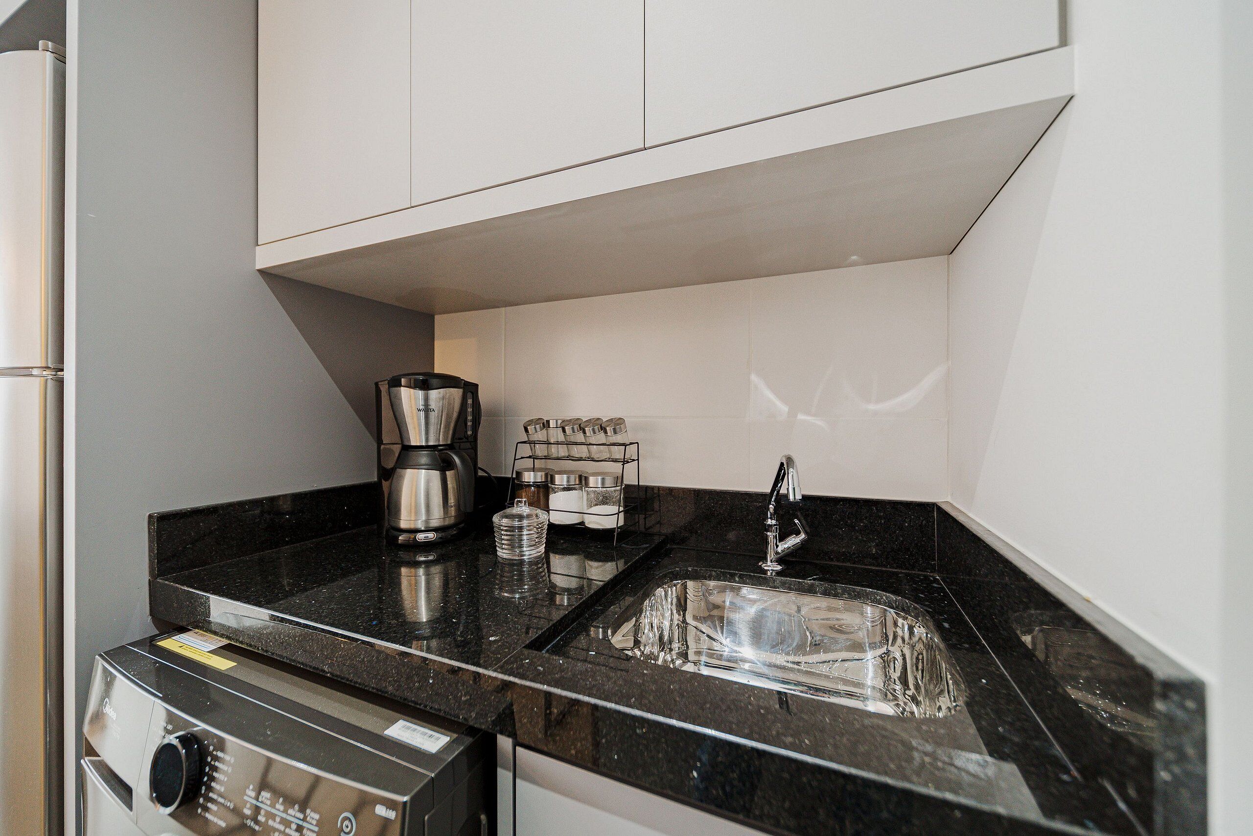 Apartamento Confort | Cocina privada | Frigorífico, microondas, placa de cocina y licuadora
