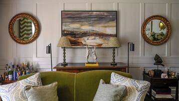 TV, fireplace, books, stereo