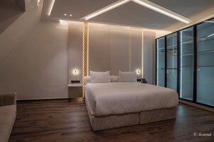 Quarto casal conforto, sacada, vista para a cidade | Wi-Fi de cortesia