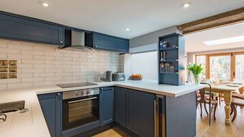 Fridge, oven, dishwasher