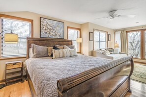 4 habitaciones, tabla de planchar con plancha, internet y ropa de cama 