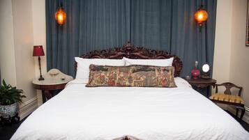 3 bedrooms, iron/ironing board, internet, bed sheets