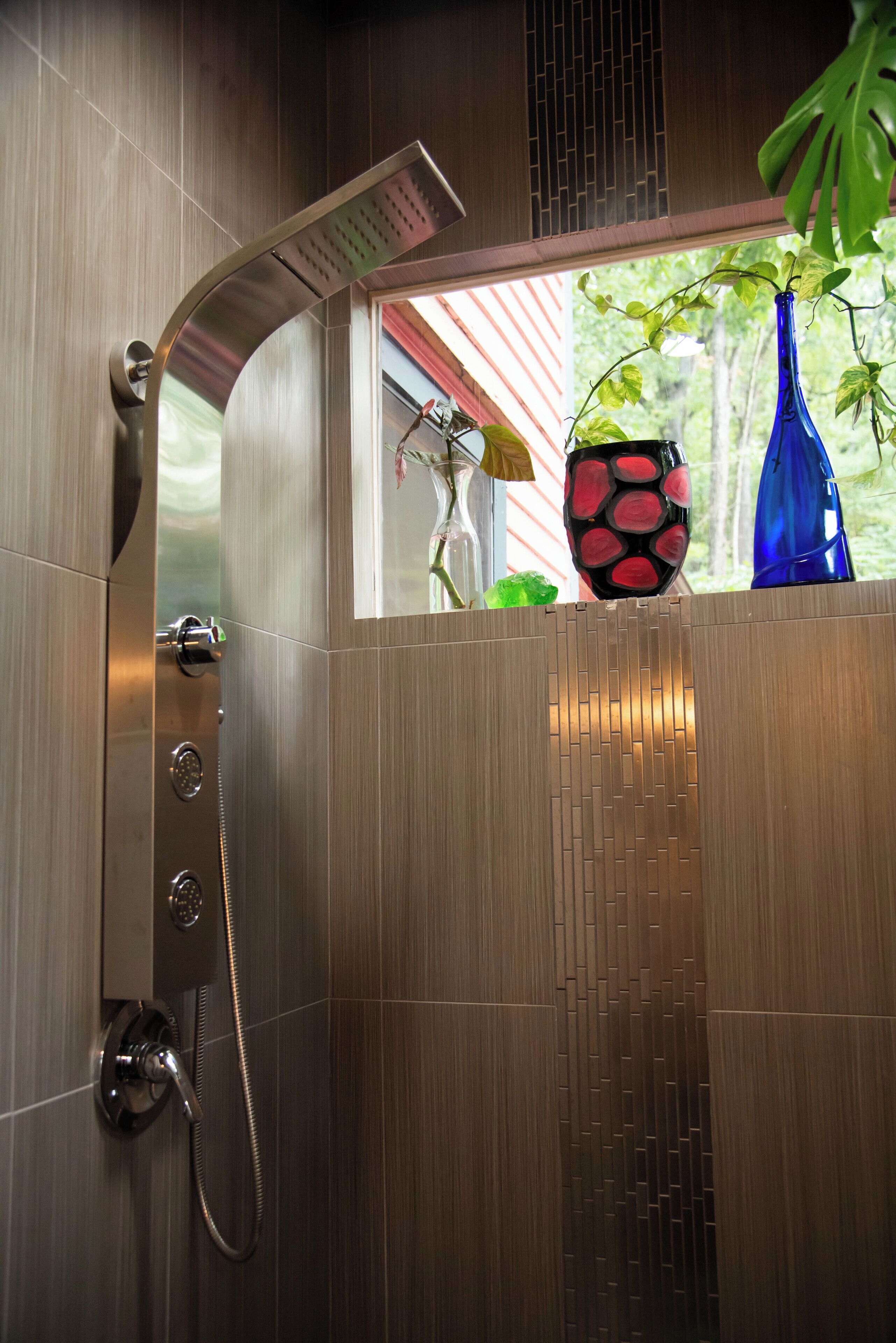 Shower, jetted tub, hair dryer, towels