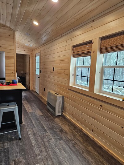 Wonderful 1-bedroom cabin with AC in charming Potsdam on a brook.