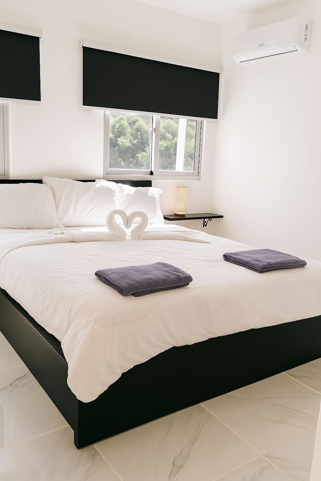 3 bedrooms, iron/ironing board, internet, bed sheets